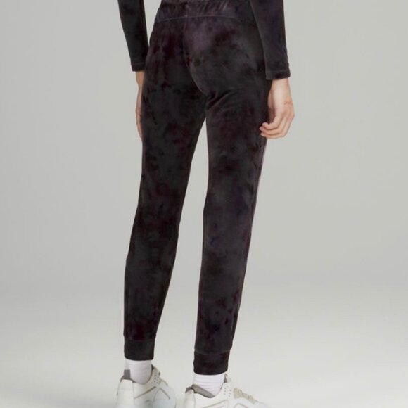 LULULEMON *NWT* - Ready to Crush High Rise Velour Jogger - Picture 5 of 6